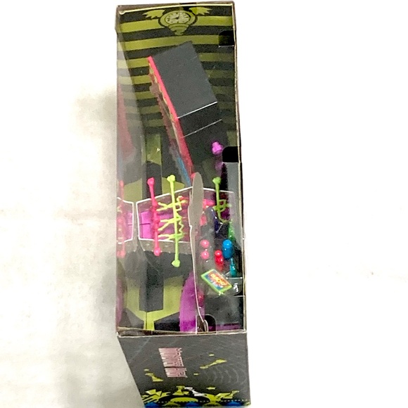 Monster High Student Lounge Social Spots - Picture 3 of 4